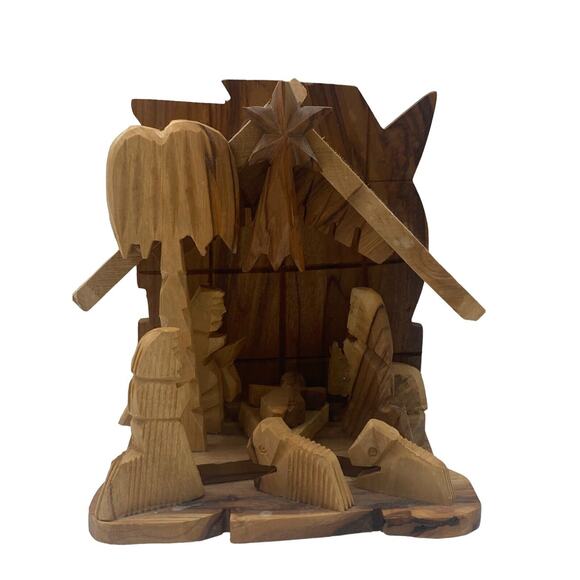 Bethlehem Natural Olive Wood Nativity Scene with Hand Carved Figures - Picture 8 of 12